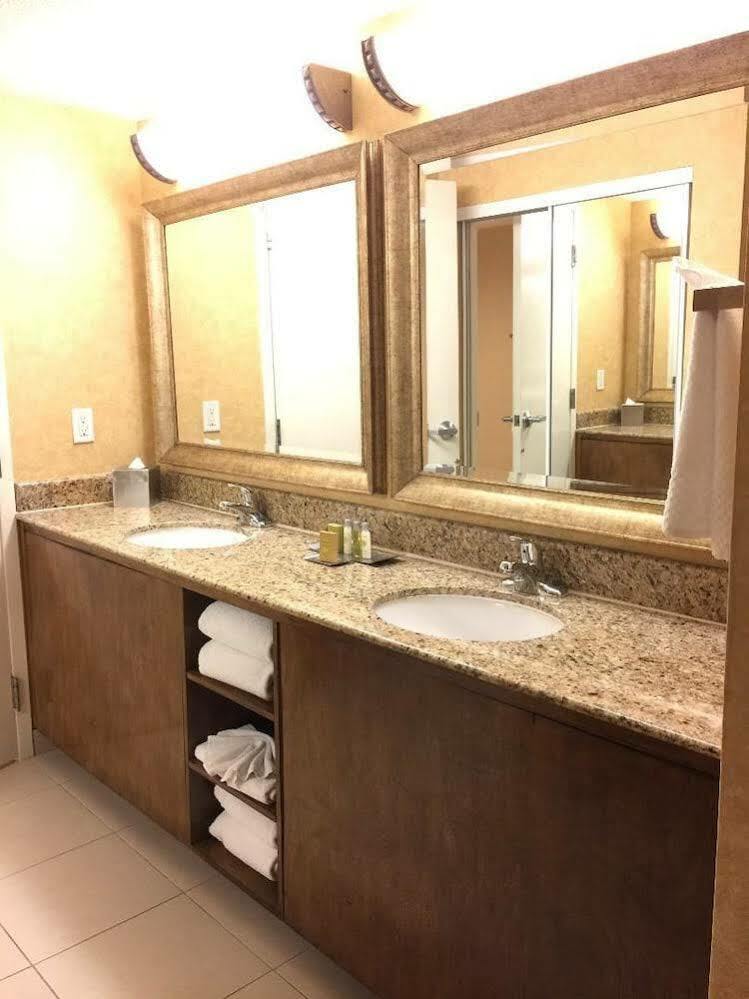 Hotel Doubletree By Hilton Resort/convention Center Anaheim